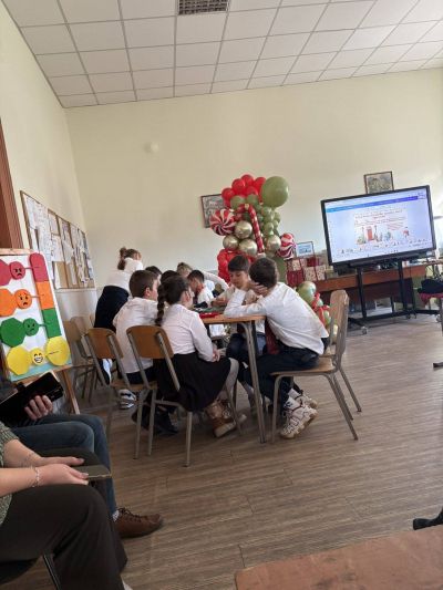 Децата от ДГ "Дъга" на гости на 3а и 4а клас 4