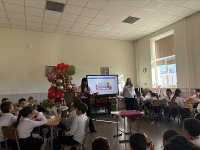 Децата от ДГ "Дъга" на гости на 3а и 4а клас 8