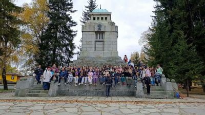 Разходиха по паважа на историята в атмосферата на възрожденска Копривщица с петите класове 1